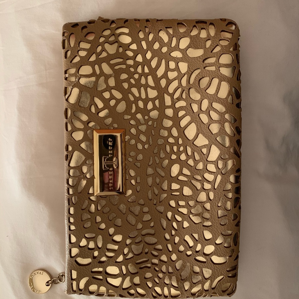 Ivanka Trump Women’s Wallet Purse